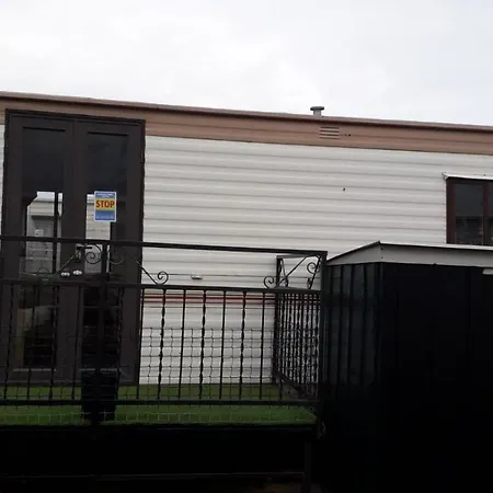 3 Bed Caravan Skegness Ingoldmells 137 Sealands- Old Caravan Hence Cheap Price !! Exterior foto
