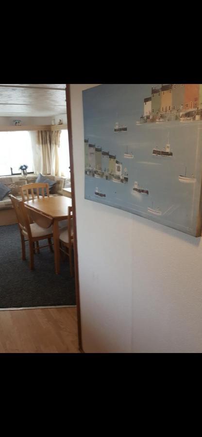3 Bed Caravan Skegness 137 Sealands- Old Caravan Hence Cheap Price !! Campsite