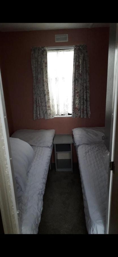 Campsite 3 Bed Caravan Skegness 137 Sealands- Old Caravan Hence Cheap Price !!